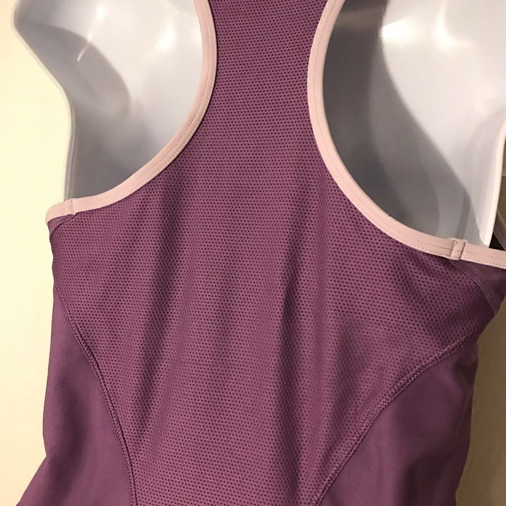 🌈Nike M Running/ Work Out Top With Bra! - Picture 7 of 7